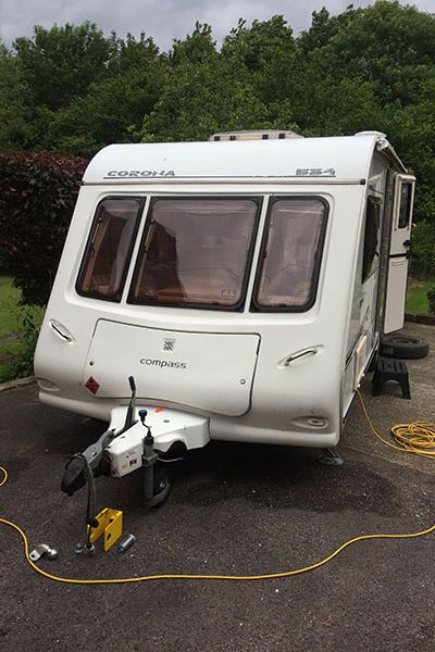 caravan having a habitation service
